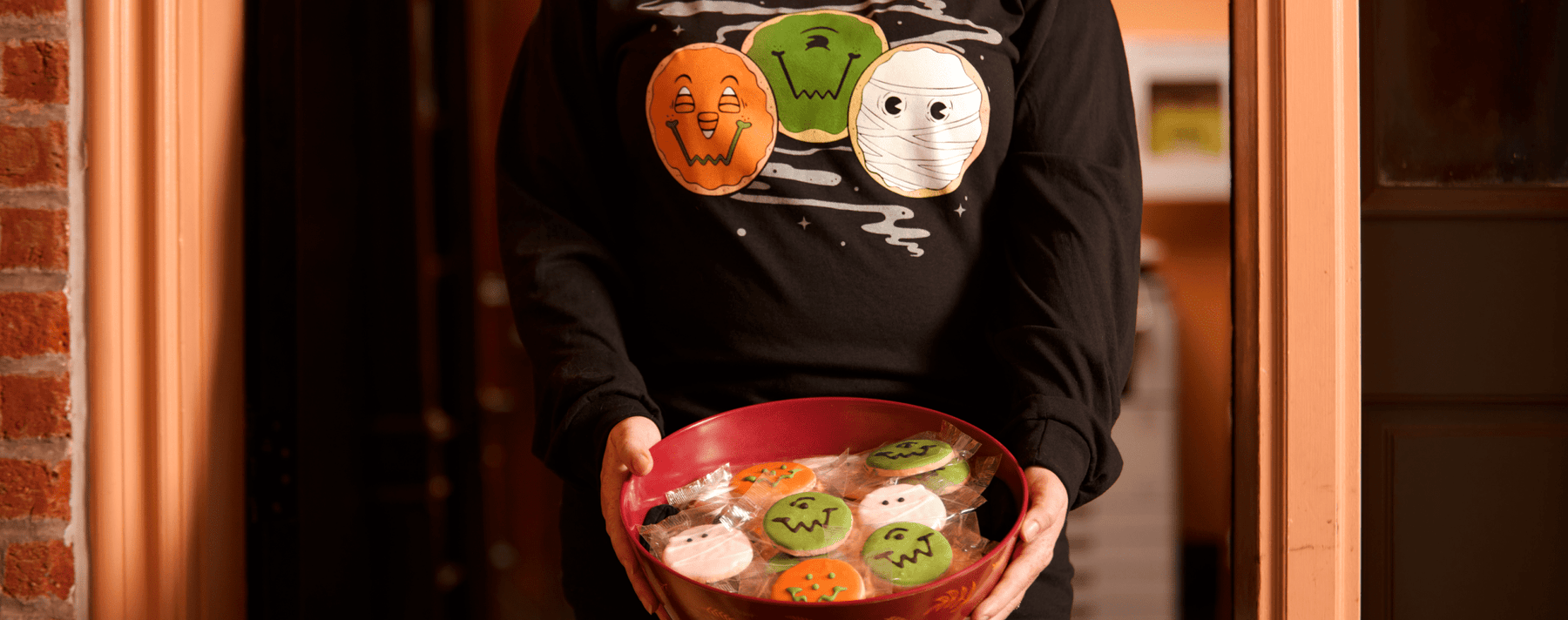 Looking for Peanut-Free Halloween Treats? Here's a Festive Alternative to Candy - SmileyCookie.com